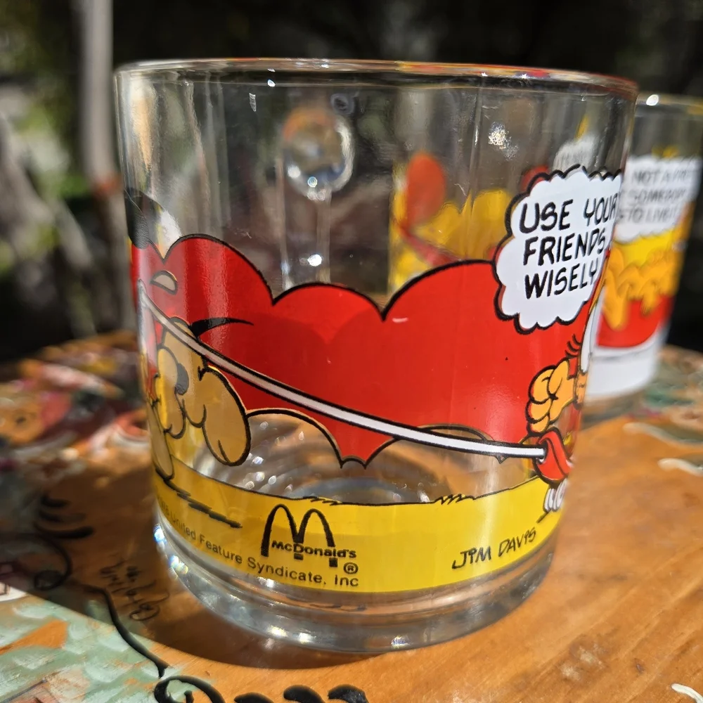 Vtg 1978 McDonald's Garfield & Odie Glass Mugs Cups Set of 2‎ Jim Davis UFS